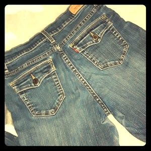 💙Levi's Perfectly Slimming Jean's 10M💙